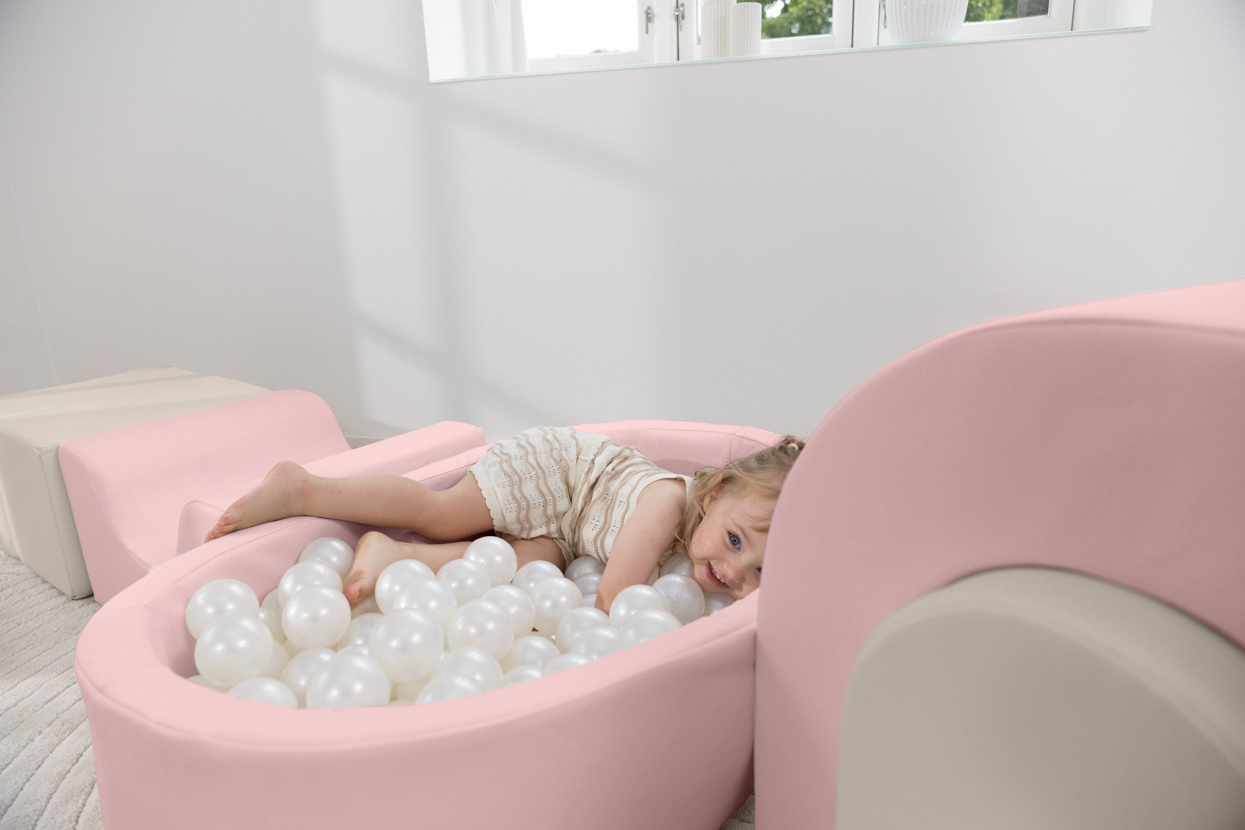 LUX Playset with Ball Pit - Pastel - 9-Piece