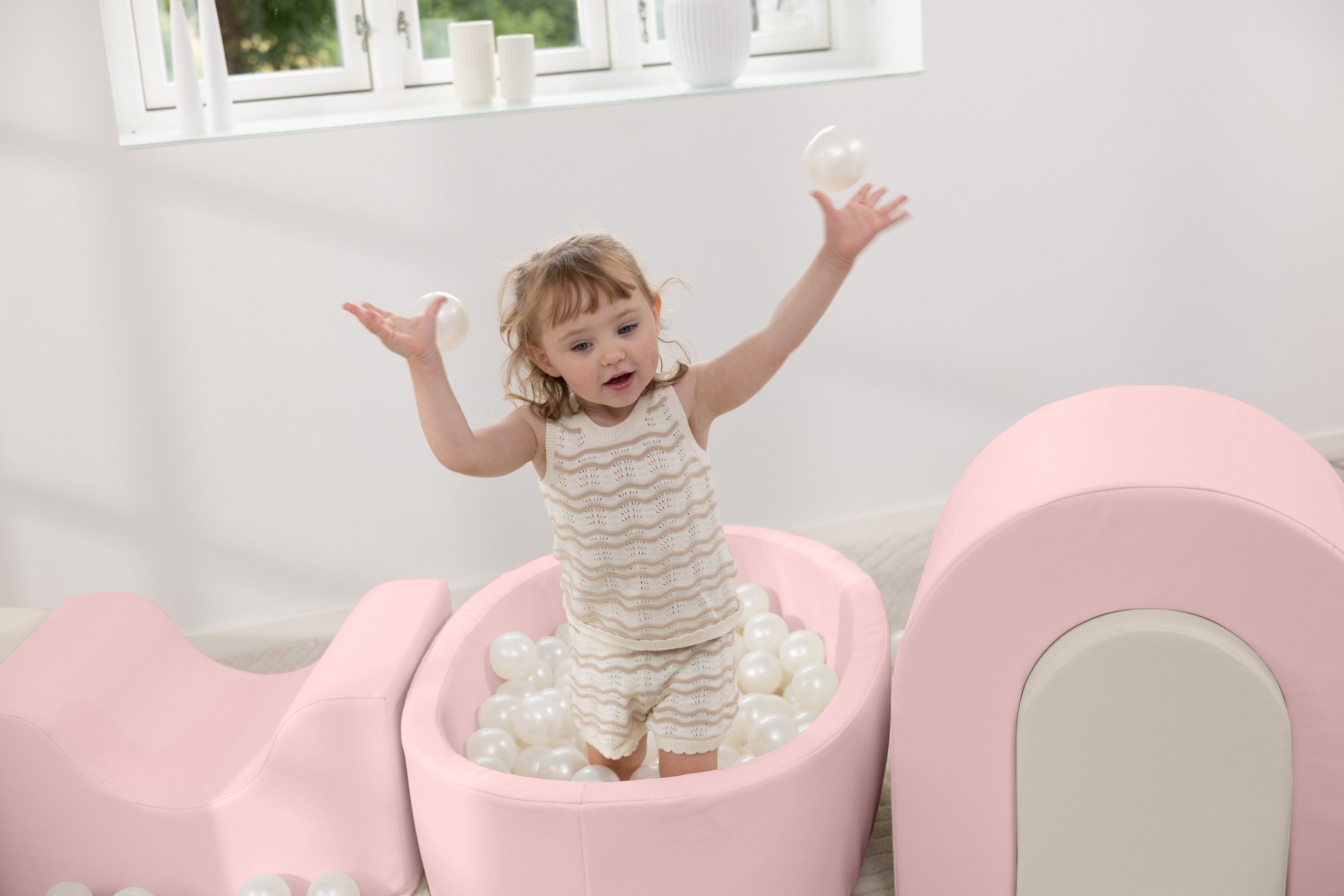 LUX Playset with Ball Pit - Pastel - 9-Piece